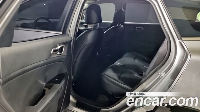 Kia Sportage (V) Diesel 2.0 2WD Prestige 2022 — фото 15