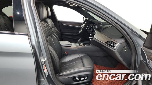 BMW 5 Series (G30) 530i M Sport Package Plus 2017 — фото 11