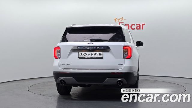 Ford Explorer (VI) 2.3 LimIted 4WD 2020 — фото 4