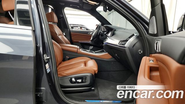 BMW X5 (G05) M50i 2021 — фото 11