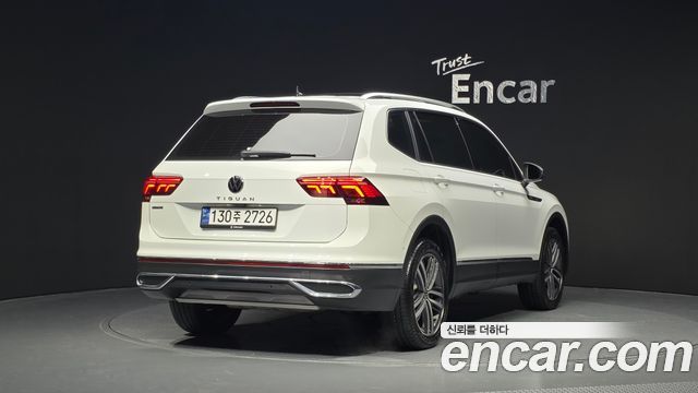 Volkswagen Tiguan Allspace 2.0 TSI Prestige 2023 — фото 2
