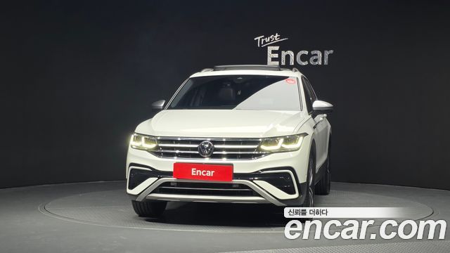 Volkswagen Tiguan Allspace 2.0 TSI Prestige 2023 — фото 3