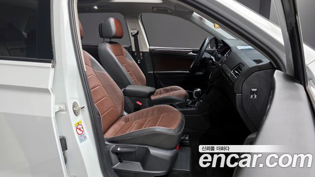 Volkswagen Tiguan Allspace 2.0 TSI Prestige 2023 — фото 11