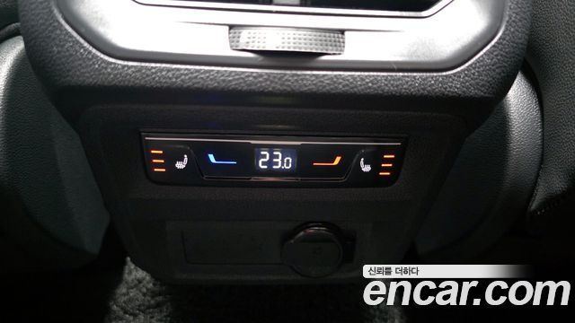 Volkswagen Tiguan Allspace 2.0 TSI Prestige 2023 — фото 19