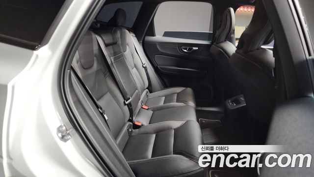 Volvo XC60 (II) T8 R-Design 2021 — фото 12