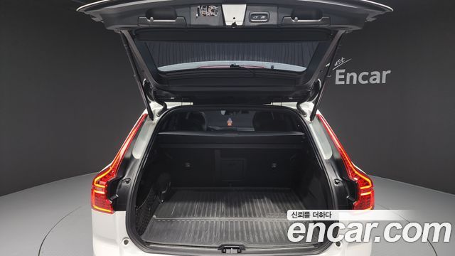 Volvo XC60 (II) T8 R-Design 2021 — фото 20