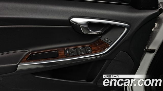 Volvo S60 D4 2nd 2017 — фото 18