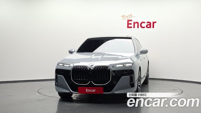 BMW 7 Series (G70) 740i sDrive M Sport Individual 2023 — фото 3