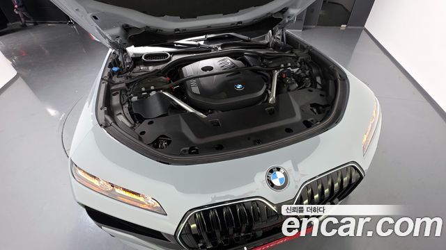 BMW 7 Series (G70) 740i sDrive M Sport Individual 2023 — фото 6