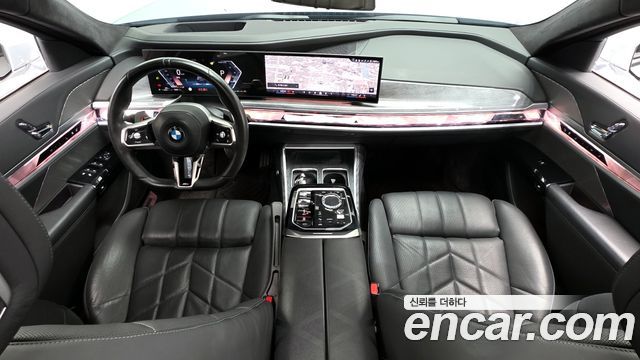 BMW 7 Series (G70) 740i sDrive M Sport Individual 2023 — фото 7