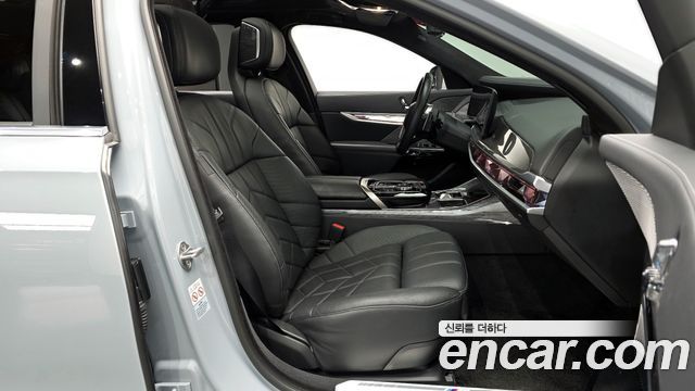 BMW 7 Series (G70) 740i sDrive M Sport Individual 2023 — фото 11