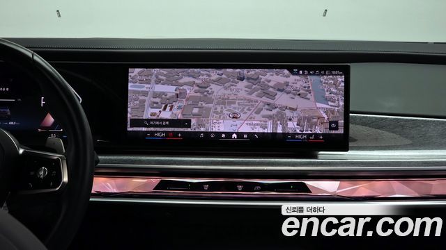 BMW 7 Series (G70) 740i sDrive M Sport Individual 2023 — фото 14