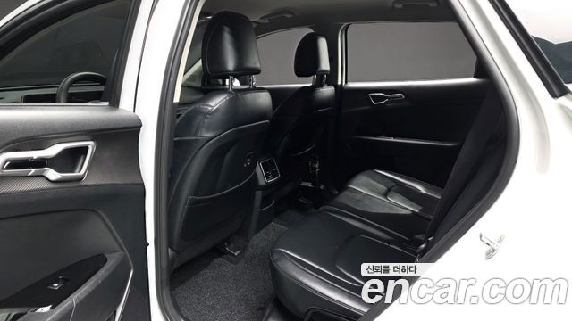 Kia Sportage (V) Diesel 2.0 2WD Prestige 2023 — фото 12