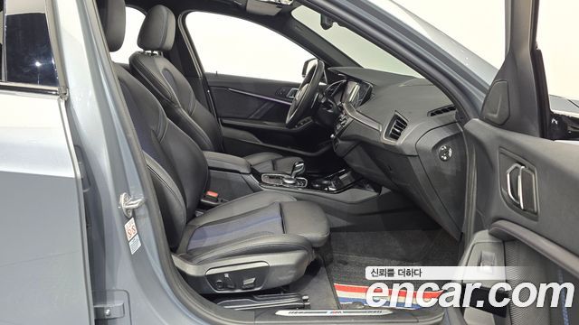 BMW 1 Series (F40) 120i M Sports 2024 — фото 11