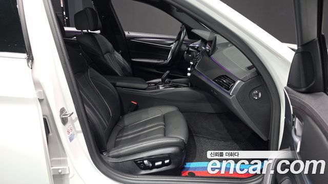 BMW 5 Series (G30) 520i M Sport 2022 — фото 10