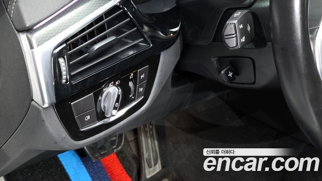 BMW 5 Series (G30) 520i M Sport 2022 — фото 16