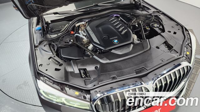 BMW 7 Series (G11) 730d xDrive Design Pure Excellence 2022 — фото 6
