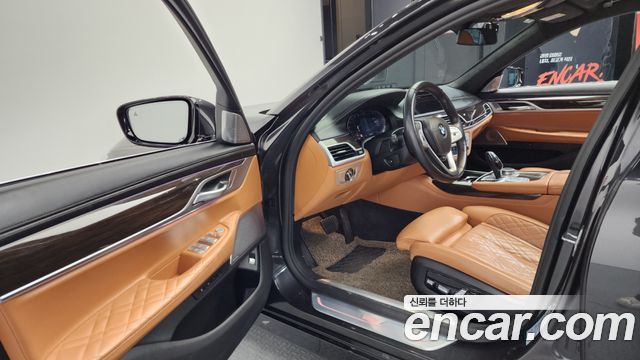 BMW 7 Series (G11) 730d xDrive Design Pure Excellence 2022 — фото 10
