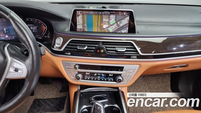 BMW 7 Series (G11) 730d xDrive Design Pure Excellence 2022 — фото 15