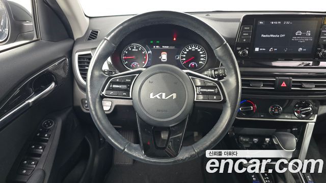 Kia Seltos Gasoline 1.6 Turbo 2WD Signature 2023 — фото 13