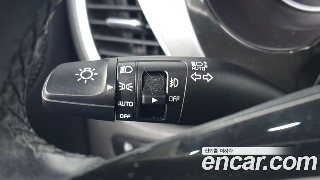 Kia Seltos Gasoline 1.6 Turbo 2WD Signature 2023 — фото 17