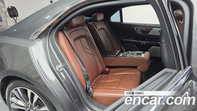 Lincoln Continental (X) 3.0 AWD 2018 — фото 12