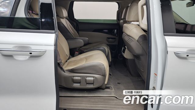 Kia Carnival (IV) Gasoline 7-Seater Hi-Limousine Signature 2021 — фото 12