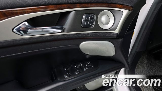 Lincoln MKZ Hybrid 2nd 2017 — фото 12