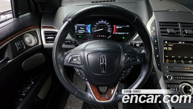 Lincoln MKZ Hybrid 2nd 2017 — фото 16