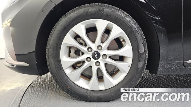 Kia K8 2.5 Gasoline 2WD Noblesse 2022 — фото 5