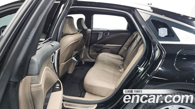 Kia K8 2.5 Gasoline 2WD Noblesse 2022 — фото 11