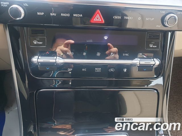 Kia Carnival (IV) Gasoline 9-Seater Hi-Limousine Signature 2023 — фото 24