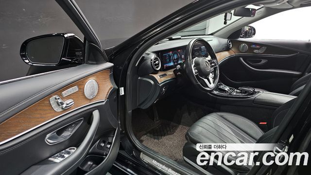 Mercedes-Benz E-Class (W213) E300e Exclusive 2019 — фото 15