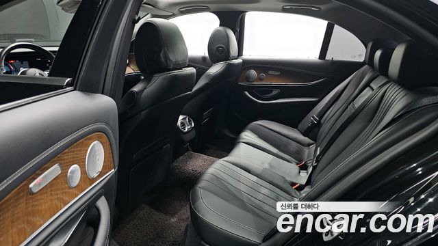 Mercedes-Benz E-Class (W213) E300e Exclusive 2019 — фото 16