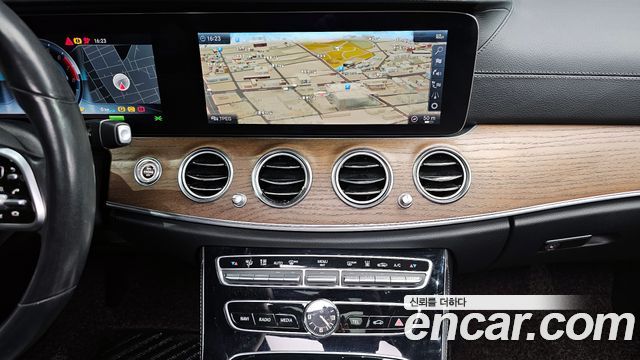 Mercedes-Benz E-Class (W213) E300e Exclusive 2019 — фото 19