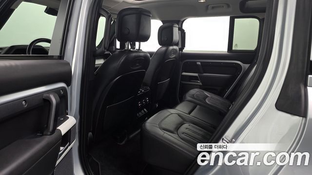 Land Rover Defender (L663) 110 D300 HSE 2022 — фото 12