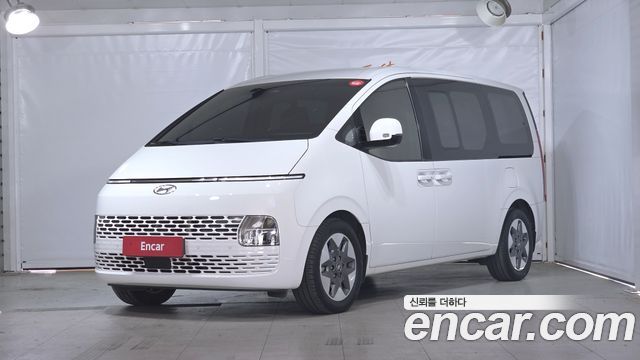 Hyundai Staria Tourer 11-Seater Modern 2022 — фото 1