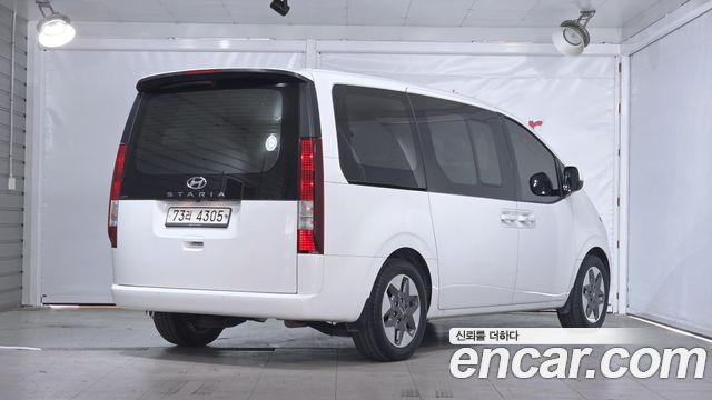 Hyundai Staria Tourer 11-Seater Modern 2022 — фото 2