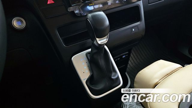 Hyundai Staria Tourer 11-Seater Modern 2022 — фото 9