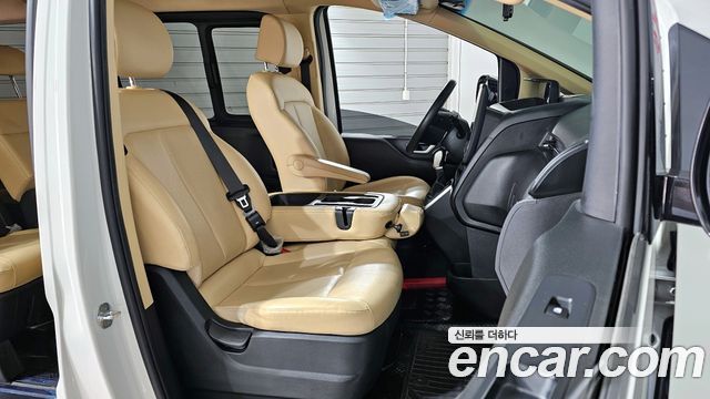 Hyundai Staria Tourer 11-Seater Modern 2022 — фото 11