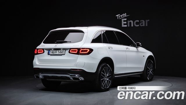 Mercedes-Benz GLC-Class (X253) GLC300e 4MATIC 2021 — фото 2
