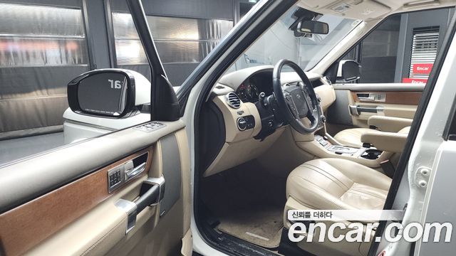 Land Rover Discovery 4 3.0 SDV6 HSE 2016 — фото 10