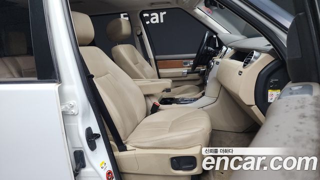 Land Rover Discovery 4 3.0 SDV6 HSE 2016 — фото 11