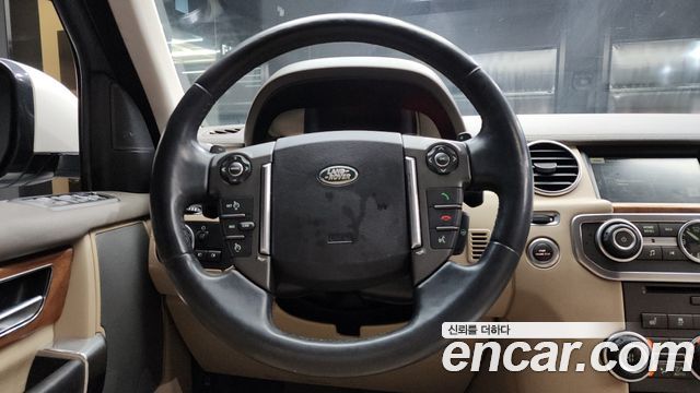 Land Rover Discovery 4 3.0 SDV6 HSE 2016 — фото 13