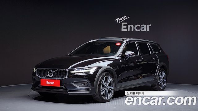 Volvo V60 Cross Country (II) B5 Pro AWD