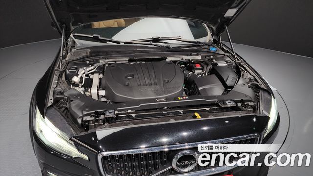 Volvo V60 Cross Country (II) B5 Pro AWD 2021 — фото 6