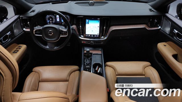 Volvo V60 Cross Country (II) B5 Pro AWD 2021 — фото 7
