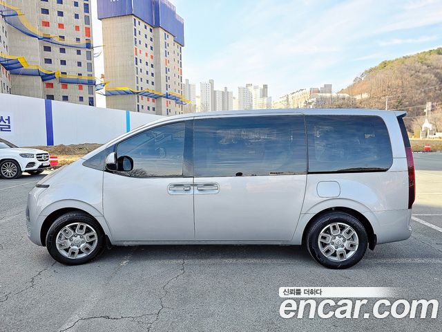 Hyundai Staria 4WD Tourer 11-Seater Modern 2023 — фото 3