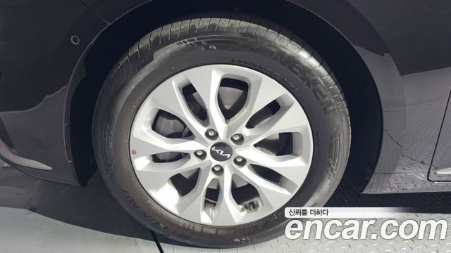 Kia K8 2.5 Gasoline 2WD Noblesse 2022 — фото 5