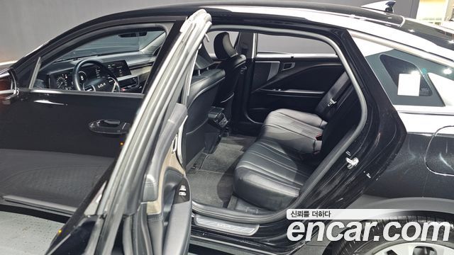 Kia K8 2.5 Gasoline 2WD Noblesse 2022 — фото 13